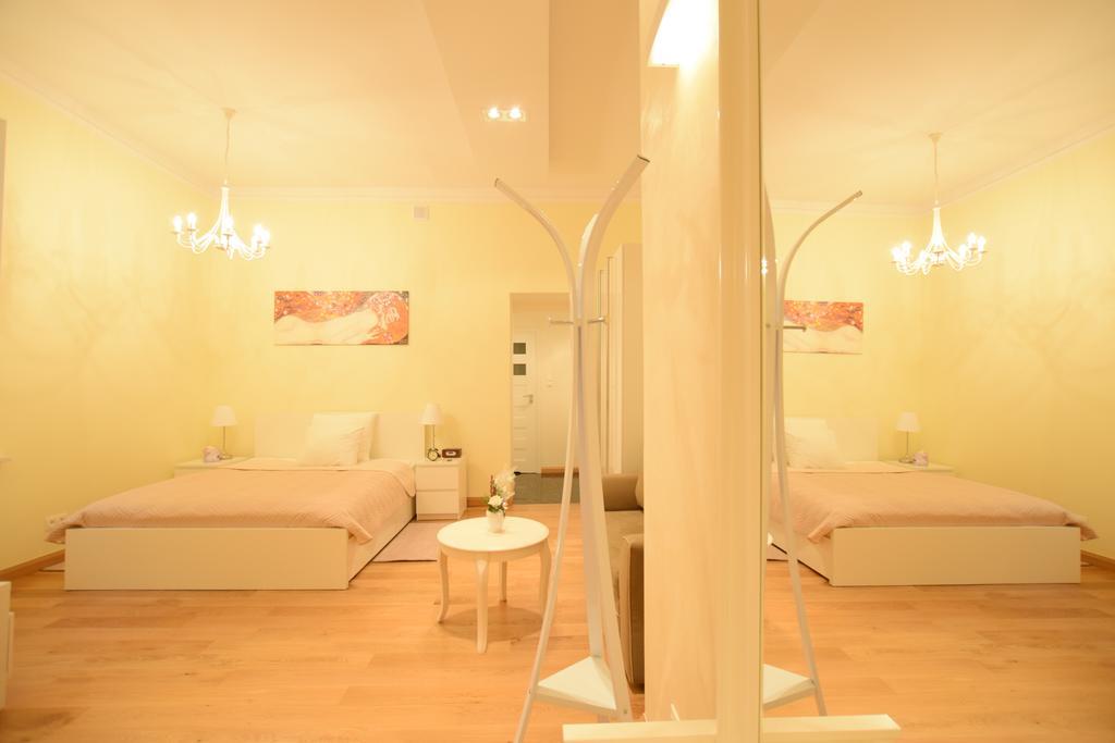 Elegant Apartment Foksal Warsaw Exterior photo